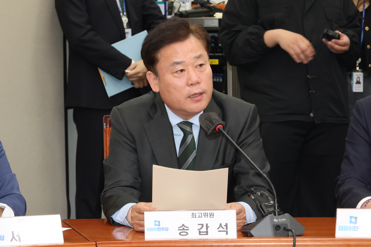 송갑석 더불어민주당 최고위원이 31일 국회에서 열린 최고위원회의에서 발언하고 있다. [연합]