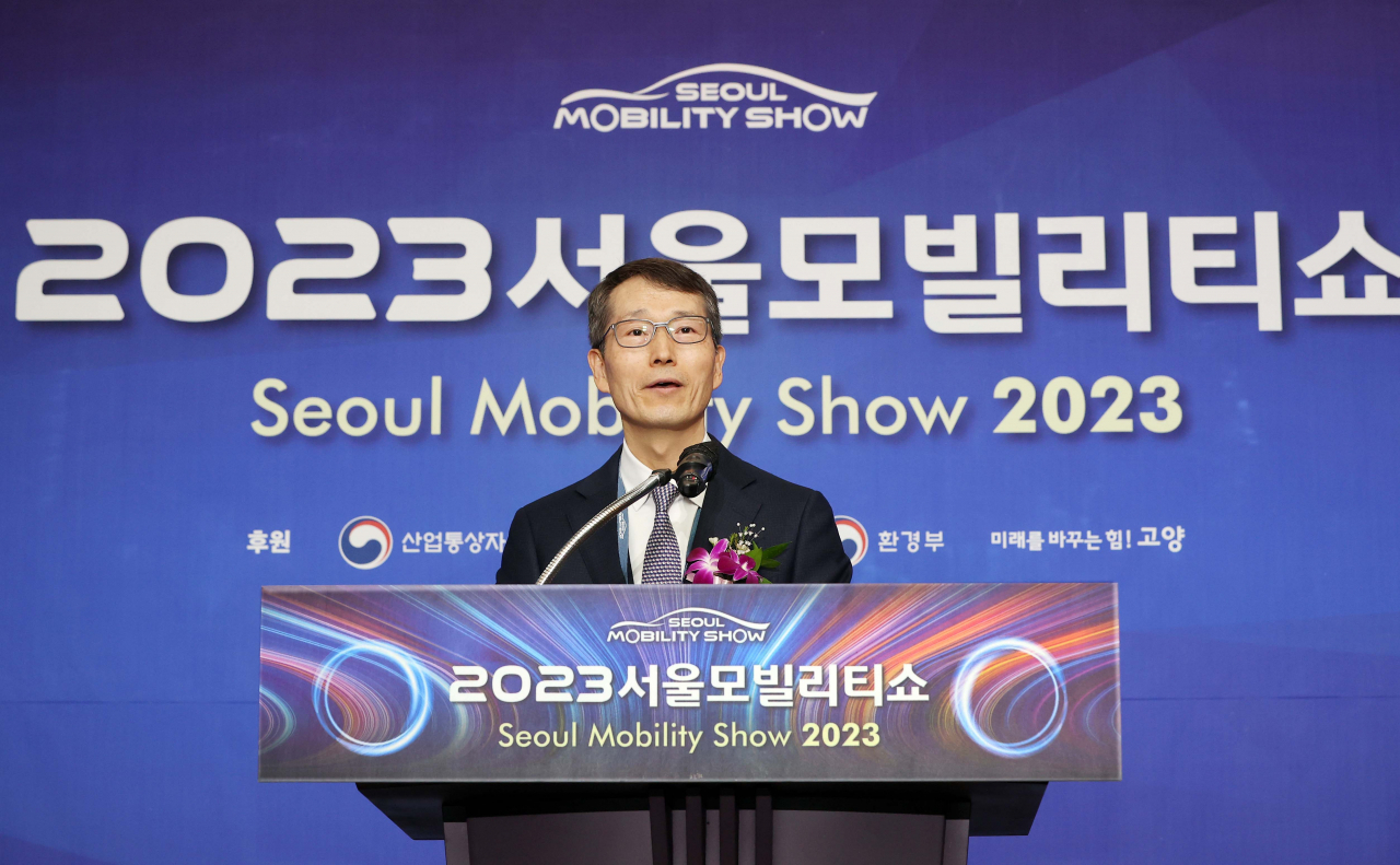 경기 고양시 킨텍스에서 열린 ‘2023 서울모빌리티쇼’ 개막식에서 강남훈 서울모빌리티쇼조직위원장이 개회사를 하고 있다. [서울모빌리티쇼조직위원회 제공]