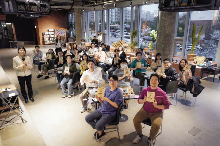 스마일게이트는 구성원의 성공 비결을 공유하는 제1회 ‘라이즈 데이’를 개최했다. [스마일게이트 제공]