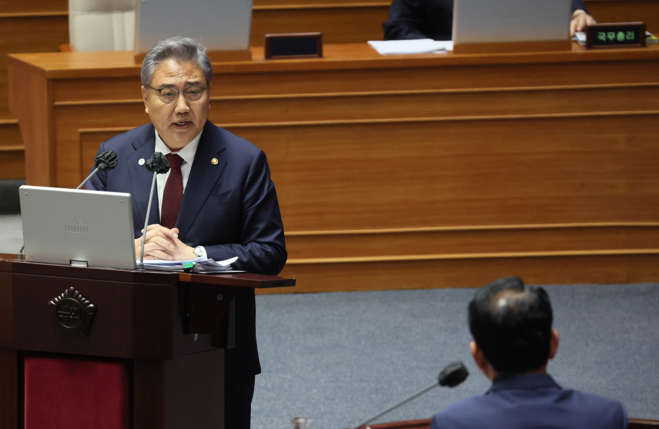 박진 외교부 장관이 3일 오후 국회에서 열린 본회의에서 더불어민주당 김병주 의원의 질문에 답변하고 있다. [연합]