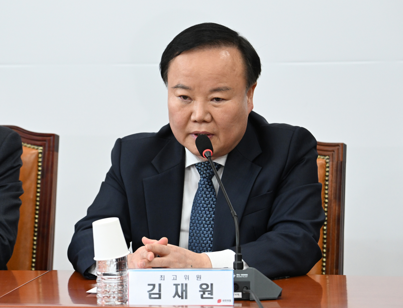 김재원 국민의힘 최고위원이 30일 서울 영등포구 여의도 국회의사당 본청에서 열린 국민의힘 최고위원회의에 참석하고 있다. [연합]