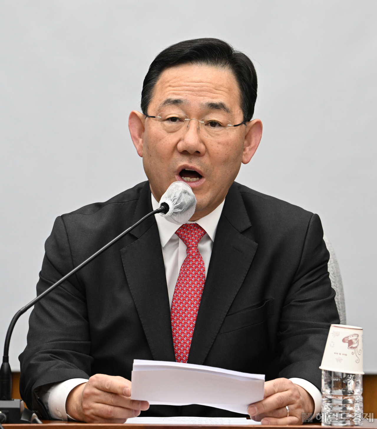 주호영 국민의힘 원내대표가 4일 서울 영등포구 여의도 국회의사당 본청에서 열린 원내대책회의에 참석해 발언하고 있다. 임세준 기자