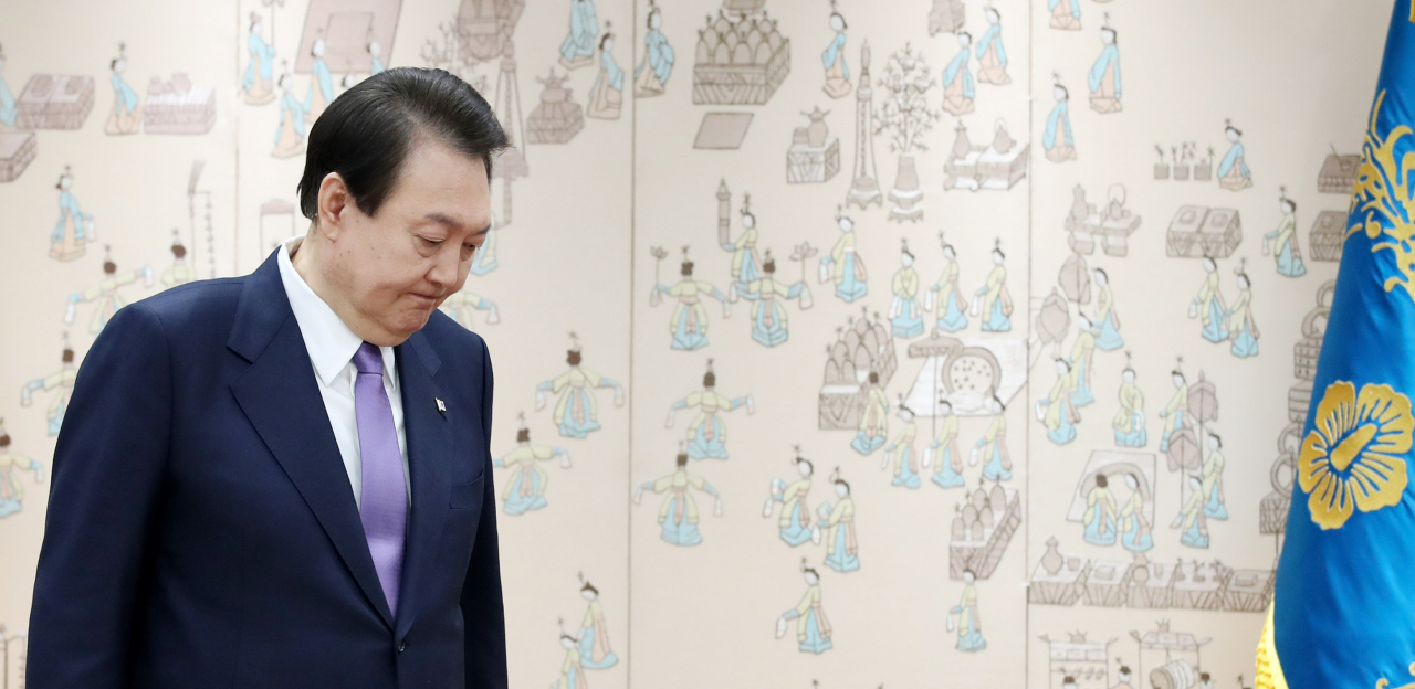 윤석열 대통령이 6일 서울 용산 대통령실 청사에서 열린 김형두 헌법재판관 임명장 수여식에 참석하고 있다. [연합]