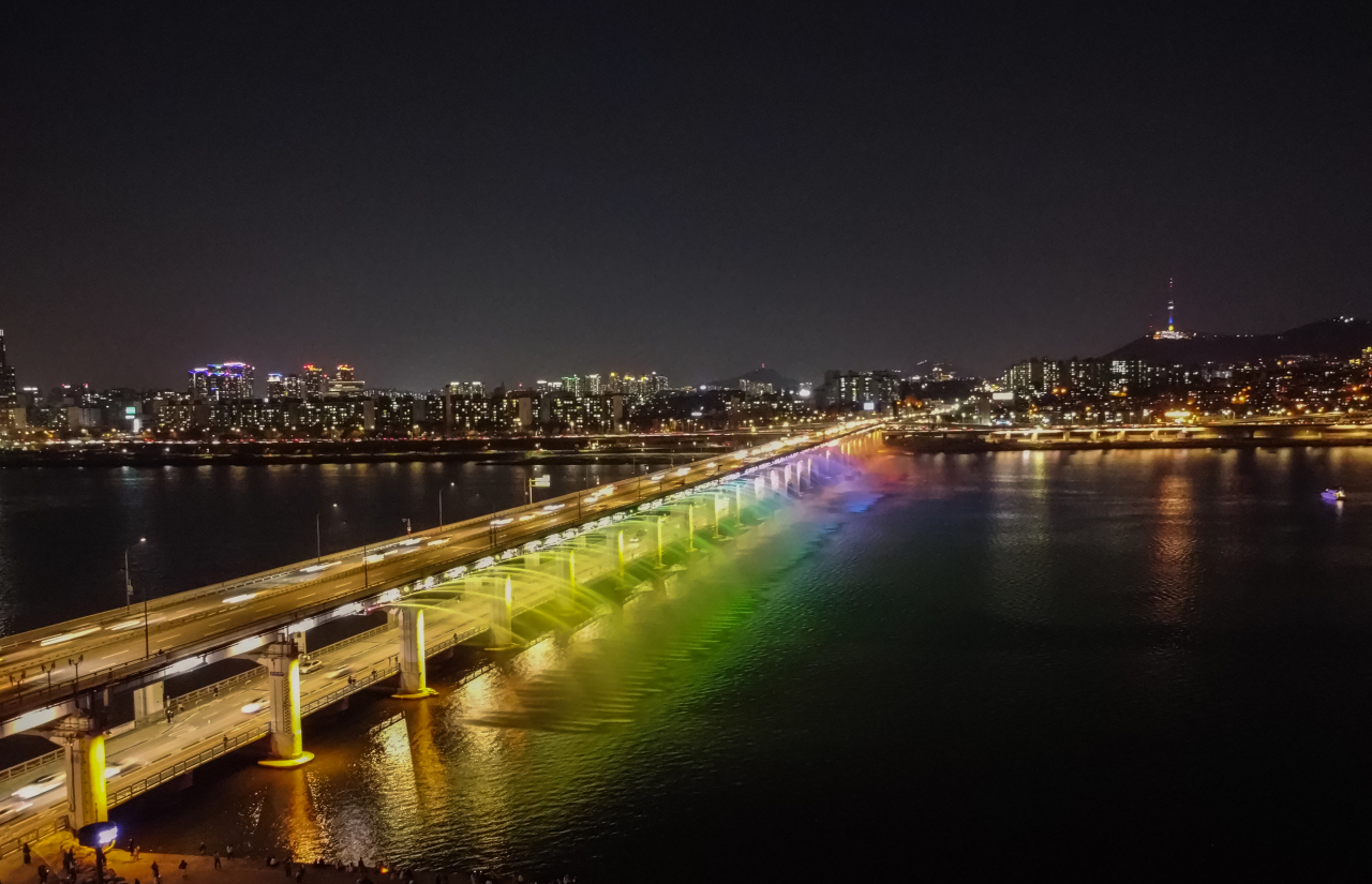 한강공원 야경 분수 즐기세요”…서울시, 한강공원 테마분수 가동 시작 - 헤럴드경제