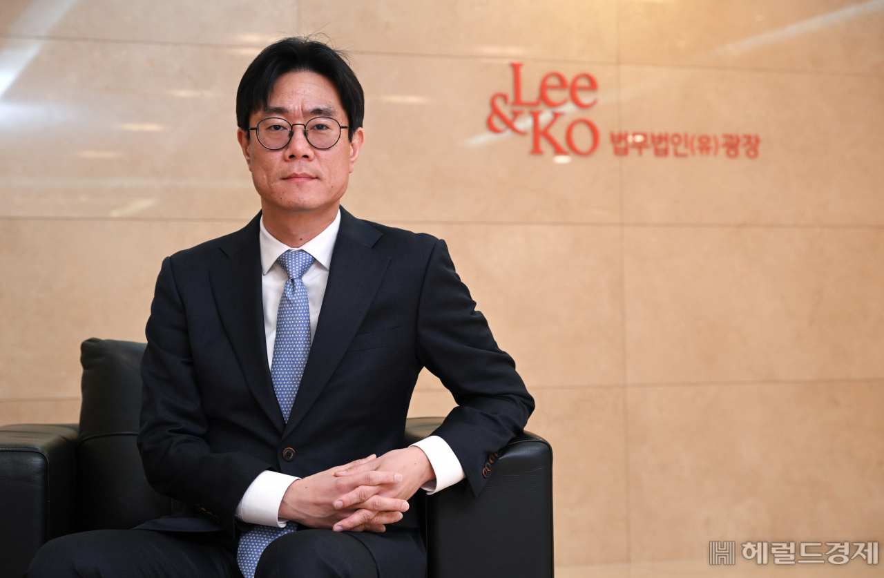 박경균 법무법인 광장 M&A 전문 변호사가 11일 서울 중구 법무법인 광장 사무실에서 헤럴드경제와 인터뷰를 하고 있다. 임세준 기자