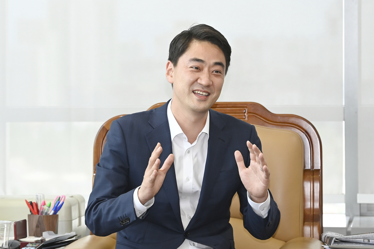 최재훈 달성군수는 12일 "올해 비슬산 참꽃문화제에 전국의 많은 사람들이 참여해 참꽃의 운치와 함께 생동감 넘치는 봄을 만나 보기를 바란다"고 말했다.[대구 달성군 제공]