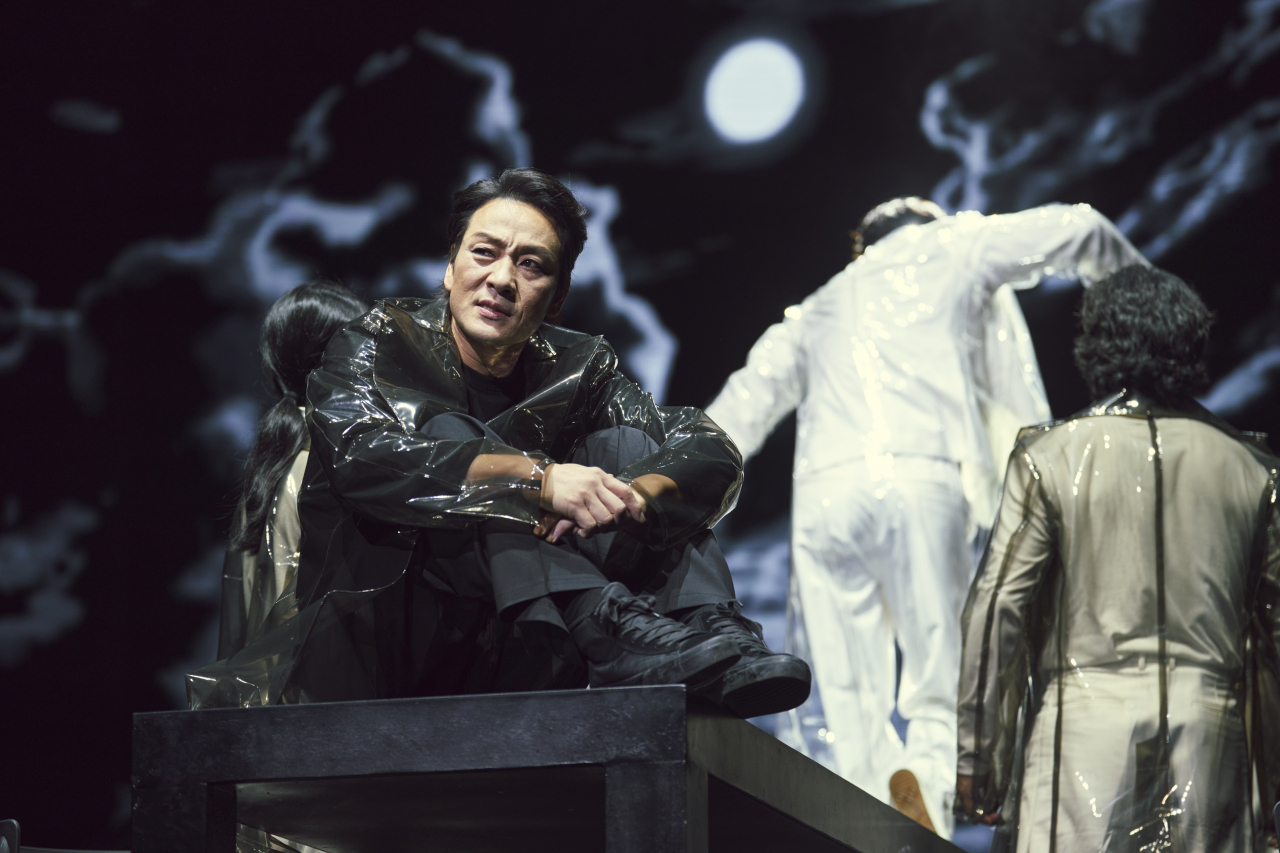 Park Hae-soo plays Mephisto in “Faust” (LG Art Center/Sem Company)