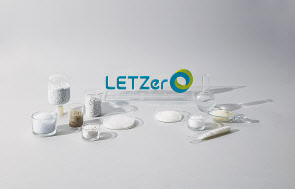 LG화학의 친환경 브랜드 ‘LETZero’가 적용된 친환경 소재 제품들 [LG화학 제공]