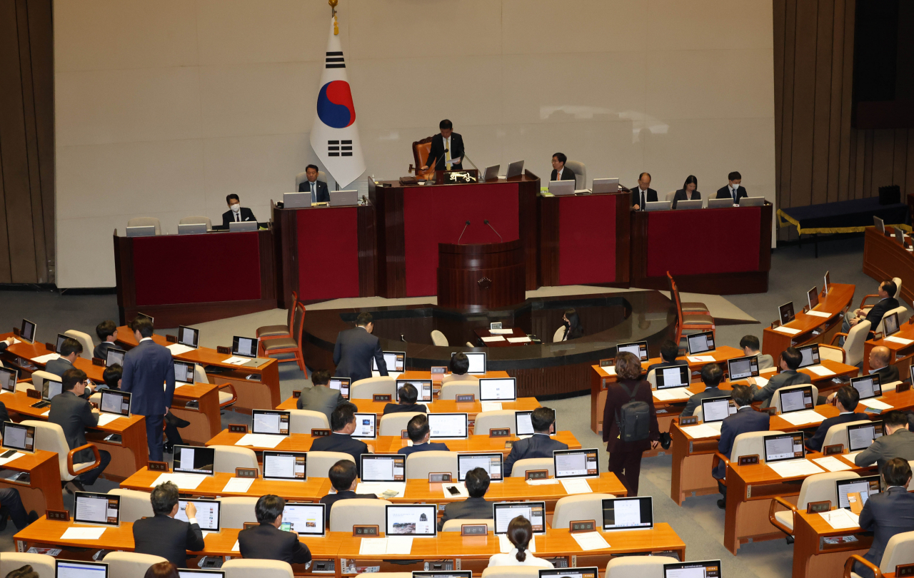 윤석열 대통령이 재의요구권(거부권)을 행사한 양곡관리법 개정안이 13일 다시 국회 본회의 표결에 부쳐졌으나 결국 부결되고 있다. [연합]