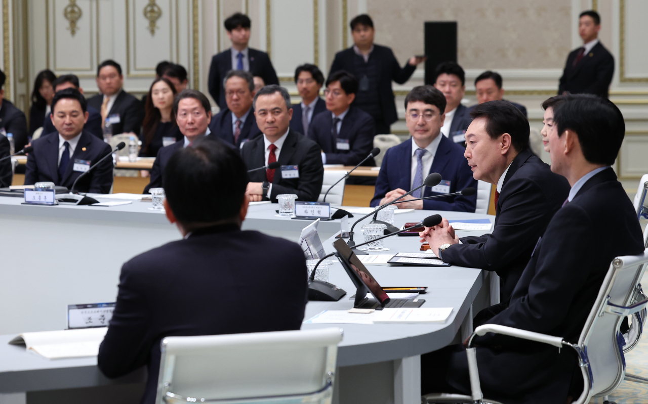 윤석열 대통령이 14일 청와대 영빈관에서 열린 디지털플랫폼정부 실현계획 보고회에서 발언하고 있다. [연합]