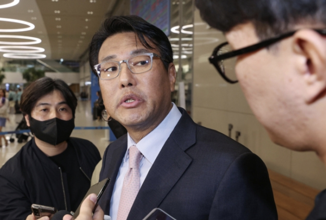 미국 방문을 마친 김태효 국가안보실 1차장이 15일 오후 인천국제공항 제2여객터미널을 통해 입국한 뒤 취재진의 질문에 답하고 있다. [연합]