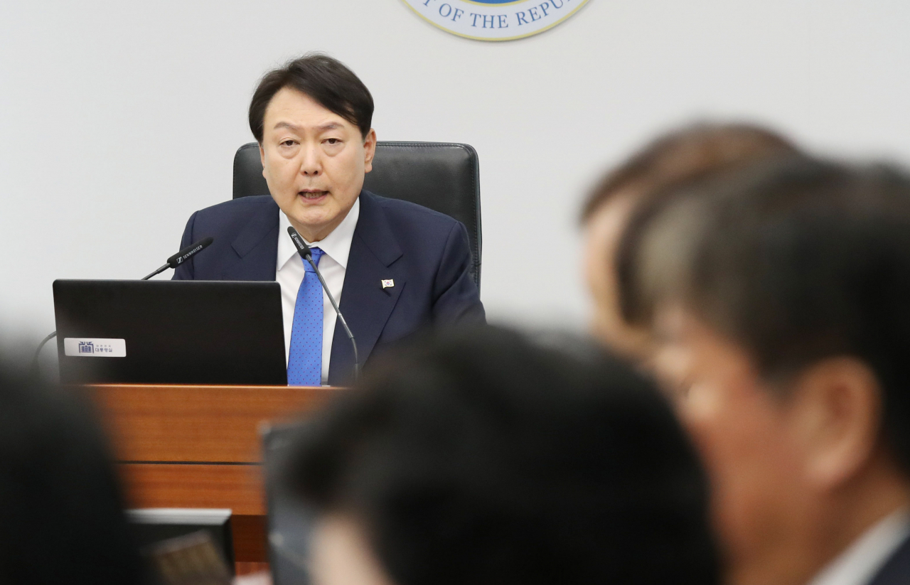 윤석열 대통령이 18일 서울 용산 대통령실 청사에서 열린 제16회 국무회의에서 모두발언하고 있다. [연합]