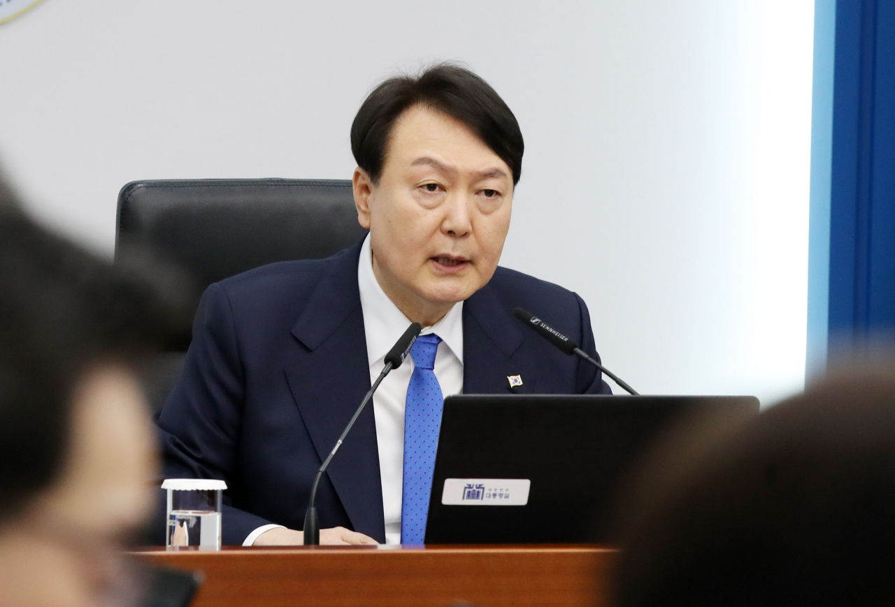 윤석열 대통령이 18일 서울 용산 대통령실 청사에서 열린 제16회 국무회의에서 모두발언하고 있다. [연합]