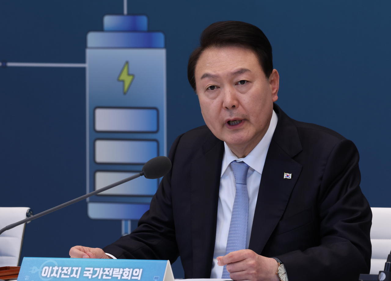윤석열 대통령이 20일 서울 청와대 영빈관에서 열린 ‘이차전지 산업 경쟁력 강화를 위한 국가전략 회의’에서 모두발언하고 있다. [연합]