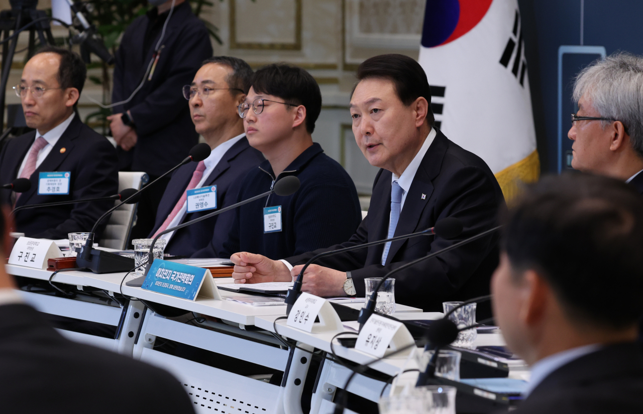 윤석열 대통령이 지난 20일 서울 청와대 영빈관에서 열린 '이차전지 산업 경쟁력 강화를 위한 국가전략 회의'에서 모두발언하고 있다. [연합]