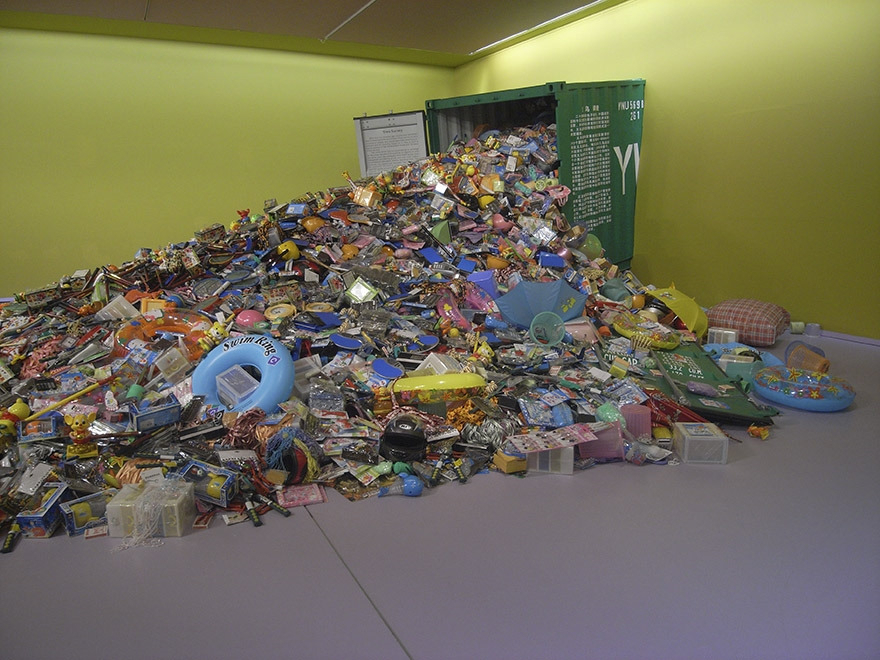 류젠화, Yiwu Survey, 2006, mixed media, variable dimension [류젠화 작가 홈페이지]
