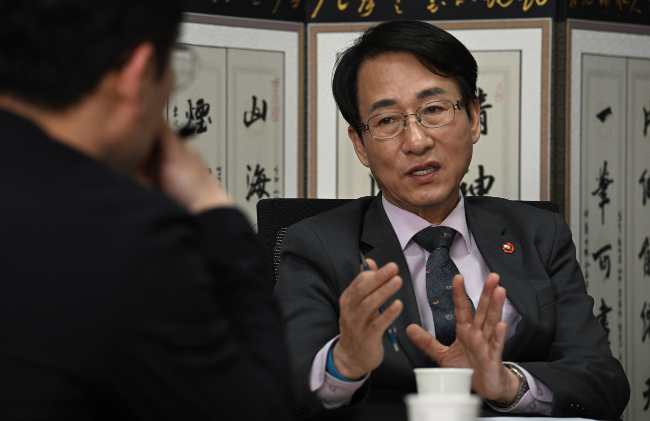 이원욱 더불어민주당 의원이 20일 서울 영등포구 여의도 국회 의원회관에서 헤럴드경제와 인터뷰를 하고 있다. 임세준 기자
