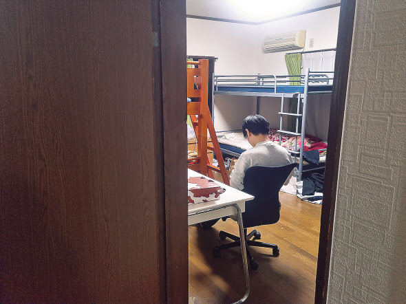 ▲ 일본 요코하마 이소고구에 있는 은둔형 외톨이의 자립활동시설에 거주하는 사토 다카시(20·가명) 씨 요코하마=김빛나 기자