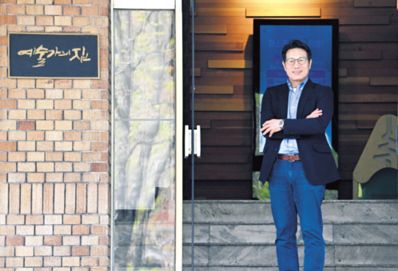 정병국 한국문화예술위원회 위원장이 최근 서울 종로구 동숭동 예술가의 집에서 헤럴드경제와 인터뷰를 하고 있다. 임세준 기자