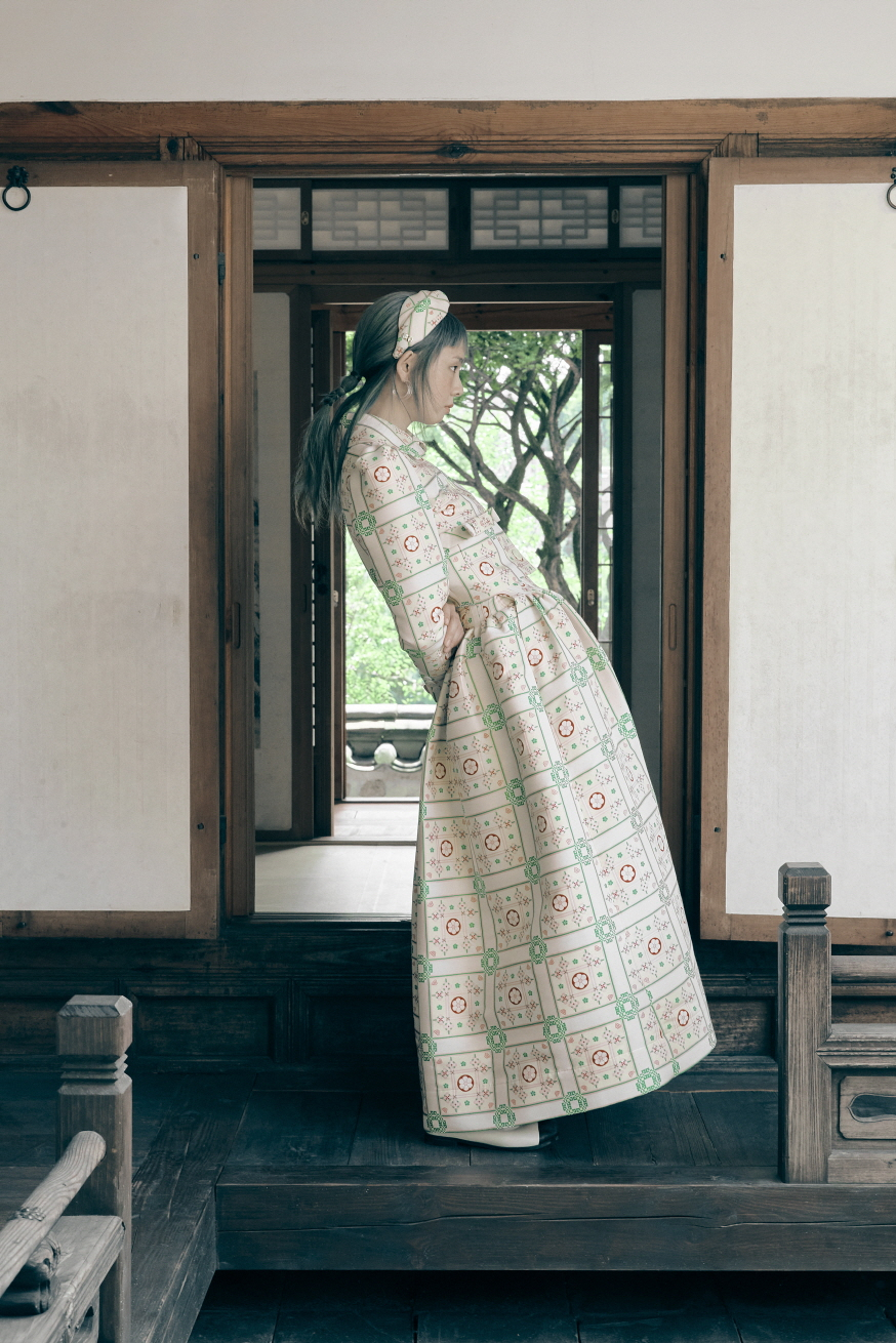 V&A 박물관 패션쇼에 공개될 예정인 김민주 디자이너 컬렉션. [LG생활건강 제공]