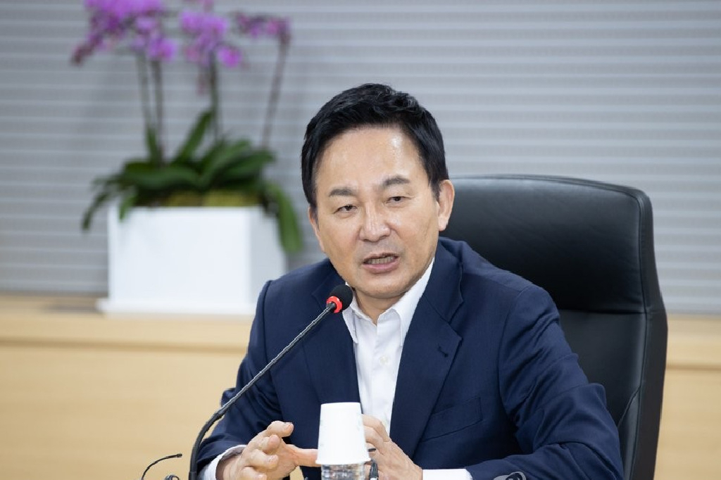 원희룡 국토교통부 장관이 21일 서울 강남구 한국토지주택공사 서울지역본부에서 열린 한국토지주택공사(LH)와의 전세사기 관련 긴급회의에서 발언하고 있다. [국토교통부 제공]