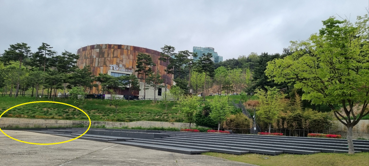 [영상] '유니버셜 디자인'이 더 위험?…캐나다 명물계단의 반전 스토리 [한지숙의 스폿잇]