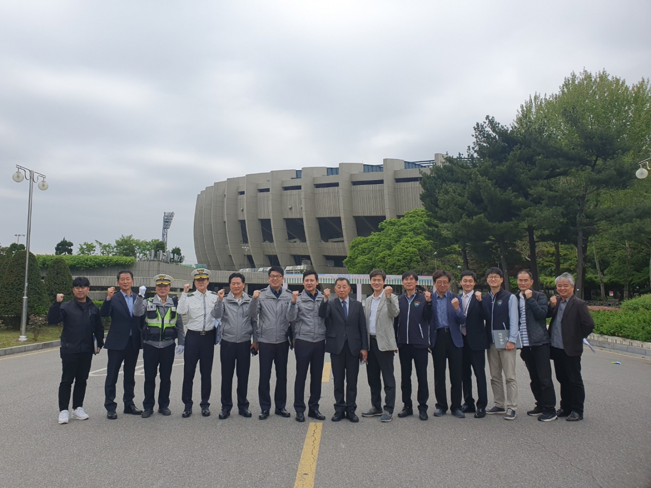 서울시 자치경찰위원회는 ‘서울페스타 2023’ 개막식이 열리는 잠실종합운동장 주경기장을 21일 방문, 안전관리 상황을 점검했다고 24일 밝혔다. [서울시 제공]