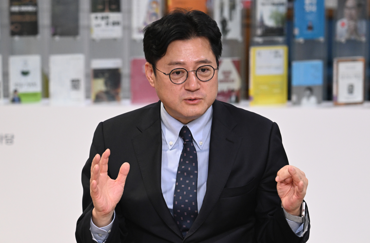 홍익표 더불어민주당 의원이 21일 서울 영등포구 여의도 국회 의원회관에서 헤럴드경제와 인터뷰를 하고 있다. 임세준 기자