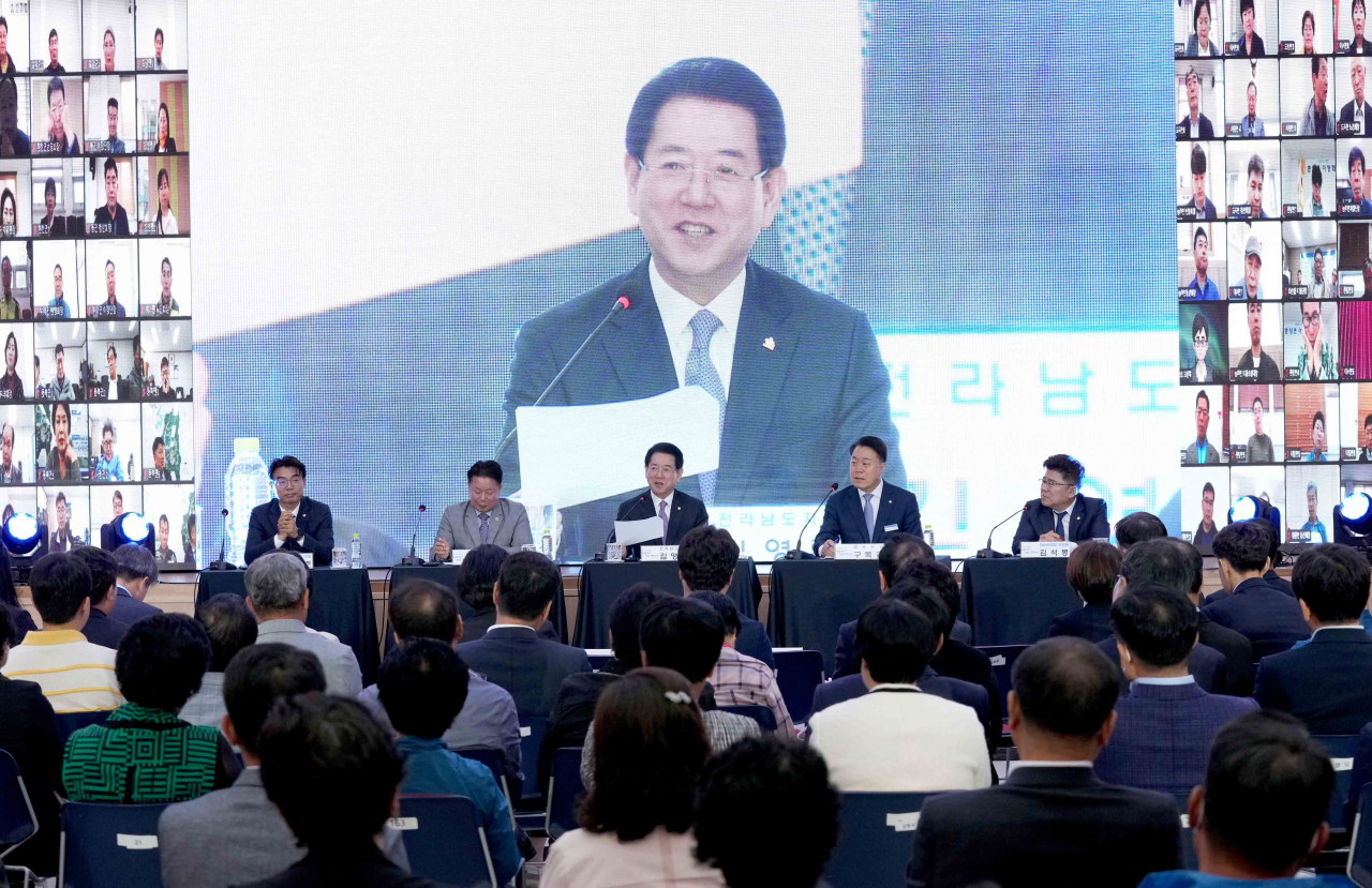 화순군민과 대화에 나선 김영록지사