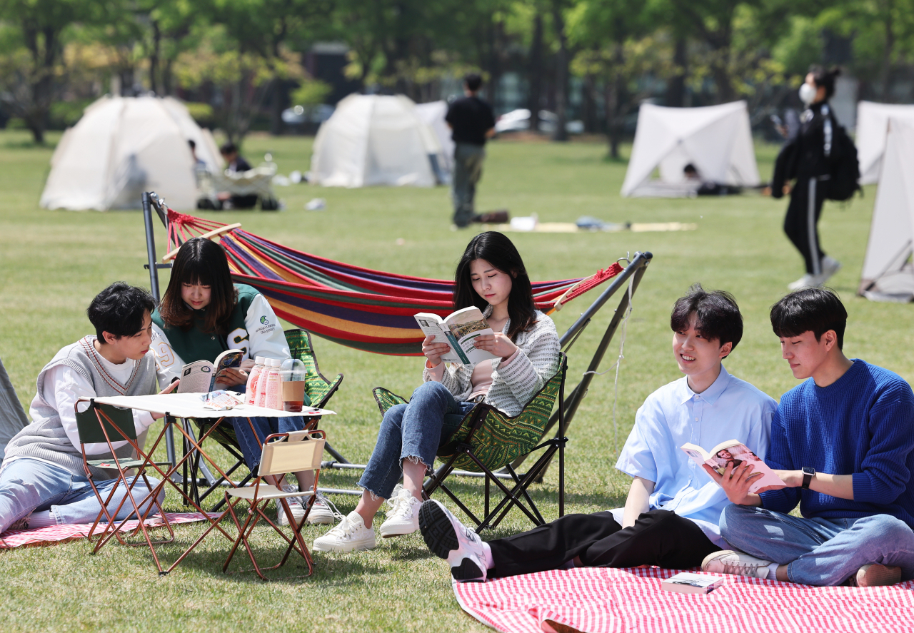 사전신청에만 40만명 몰렸다…예금 인기 떨어졌는데 '적금'은 부활, 왜[머니뭐니]