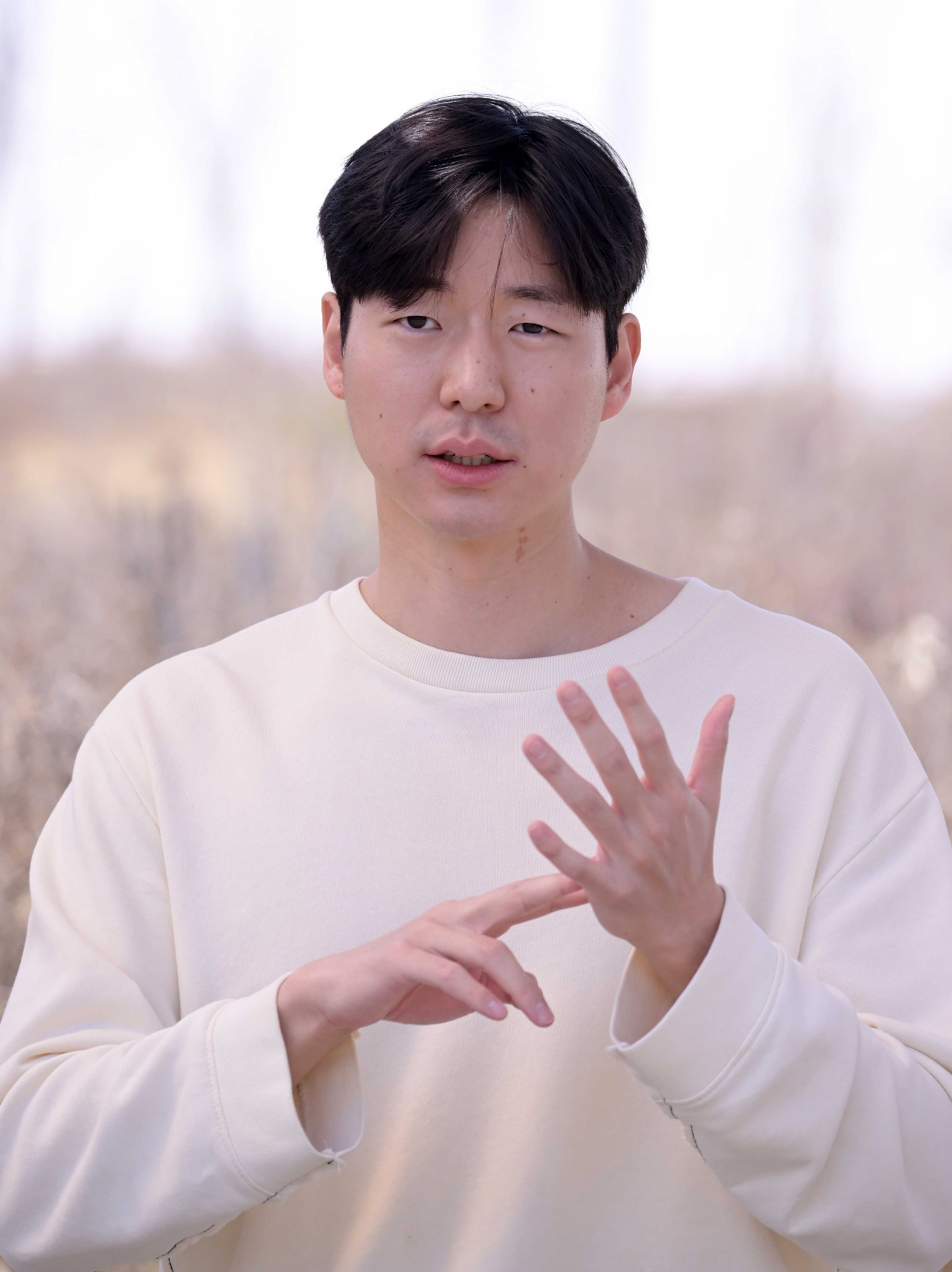 Yoo Jun-Hwan, chairman of Saerogochim, or the Refresh Labor Council, speaks during an interview with The Korea Herald in Seoul on March 31. (Lee Sang-sub/The Korea Herald)