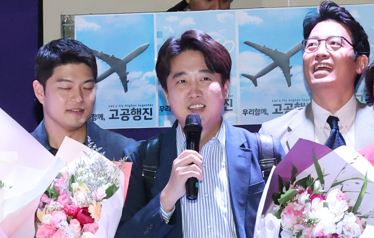 이준석 국민의힘 전 대표가 30일 오후 서울 서대문구 신촌 바플라이 별밤에서 열린 블로그 '고공행진' 오프라인 행사에서 인사말을 하고 있다. [연합]