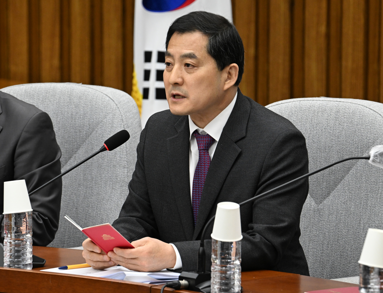 박대출 국민의힘 정책위의장이 25일 서울 영등포구 여의도 국회의사당 본청에서 열린 국민의힘 원내대책회의에 참석해 발언하고 있다. 임세준 기자