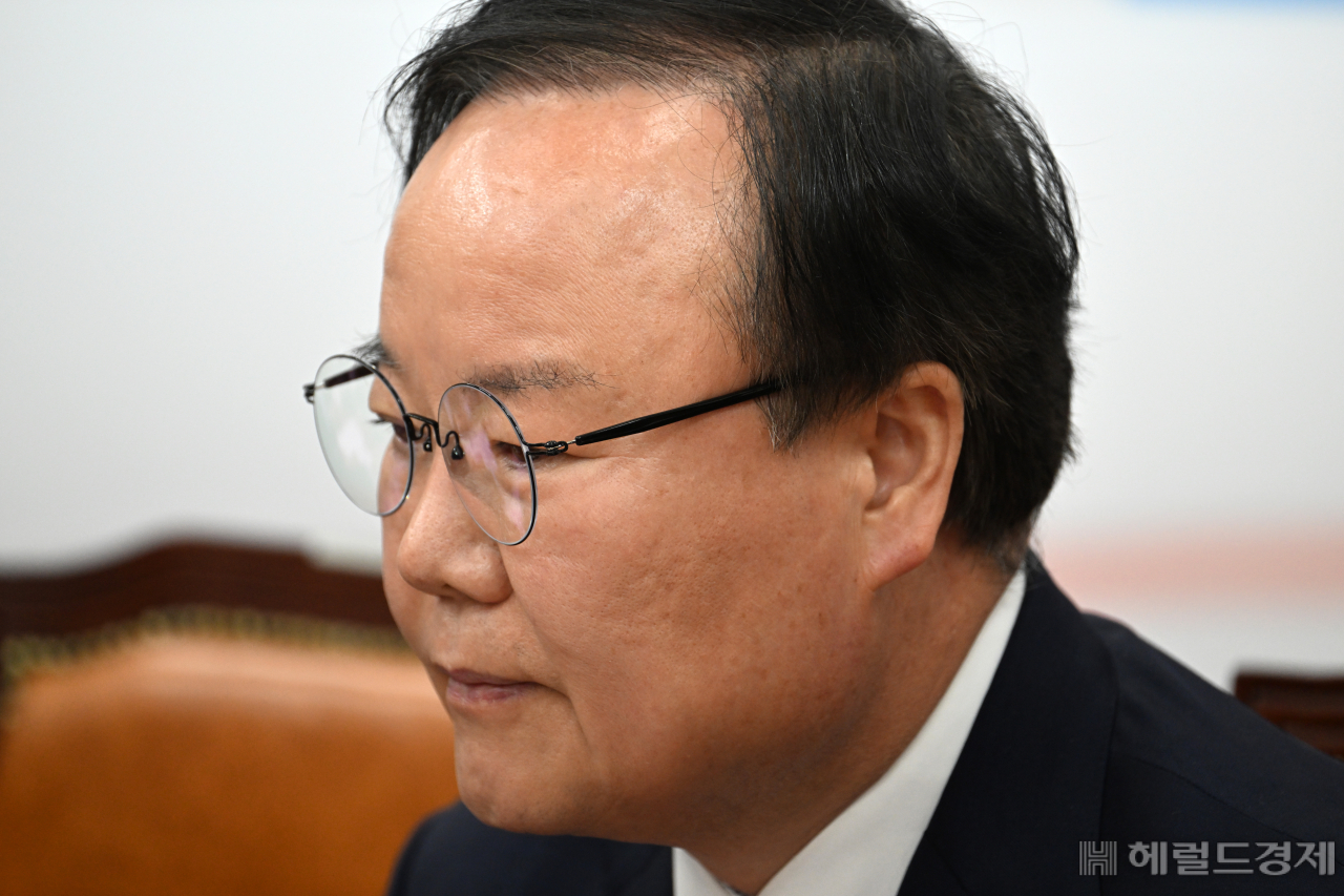 김재원 국민의힘 최고위원이 1일 서울 영등포구 여의도 국회의사당 본청에서 열린 국민의힘 최고위원회의에 참석하고 있다. 임세준 기자