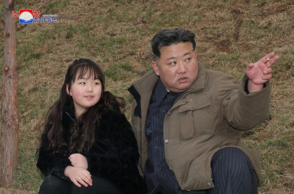 김정은 북한 국무위원장과 딸 김주애. [연합]