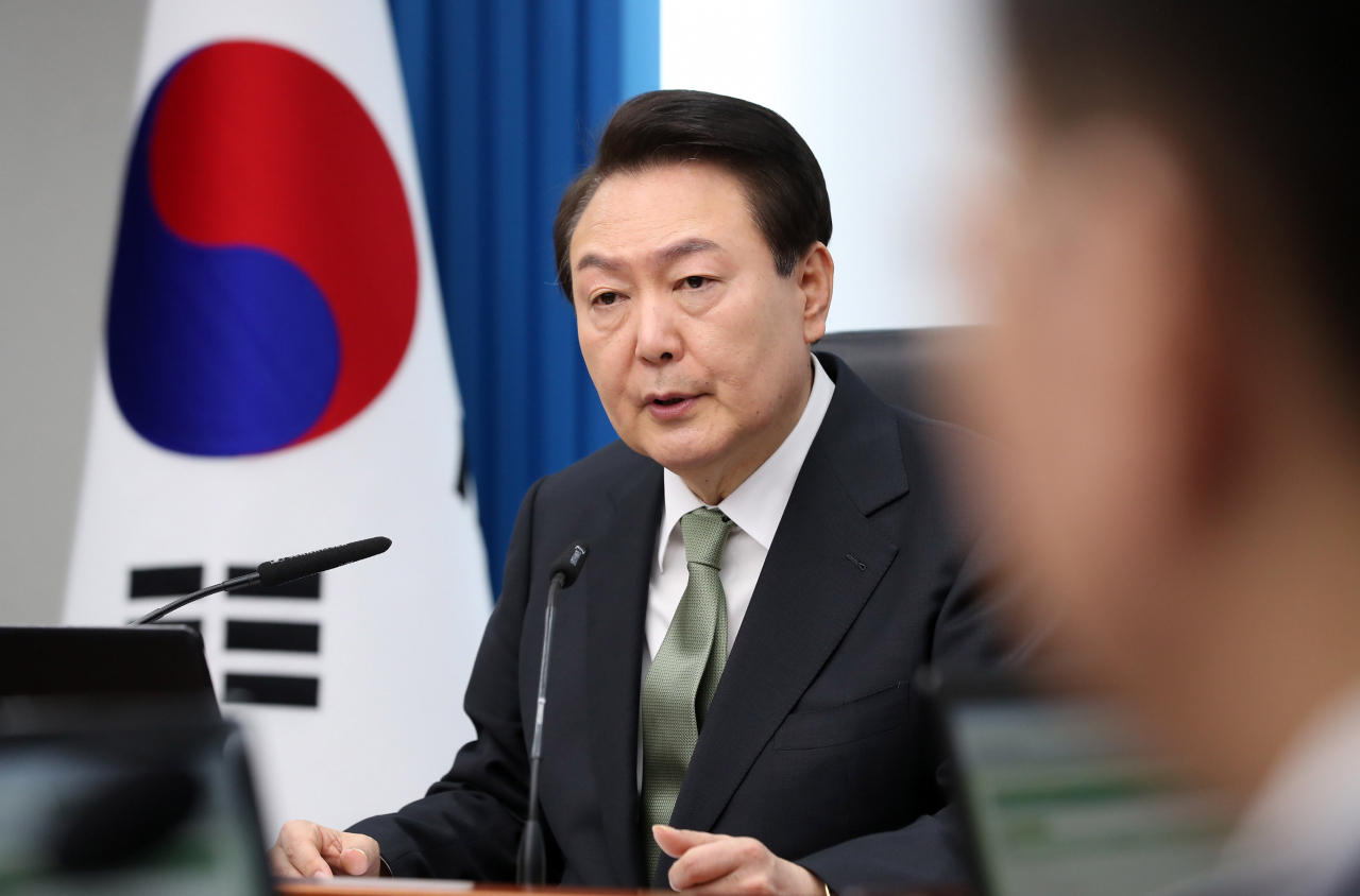 윤석열 대통령이 2일 서울 용산 대통령실 청사에서 열린 국무회의에서 발언하고 있다. [연합]