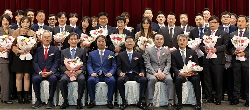 청호나이스가 지난 1일 창립 30주년을 맞아 정휘동 회장 등이 참석한 가운데 경기도 화성 인재개발원에서 창립 기념식을 열었다. [청호 제공]