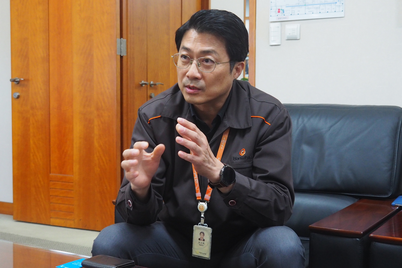 이기택 한화시스템 구미사업장장(상무)가 지난달 27일 헤럴드경제와 만나 한화시스템의 함정 전투체계 경쟁력에 대해 설명하고 있다. 김은희 기자