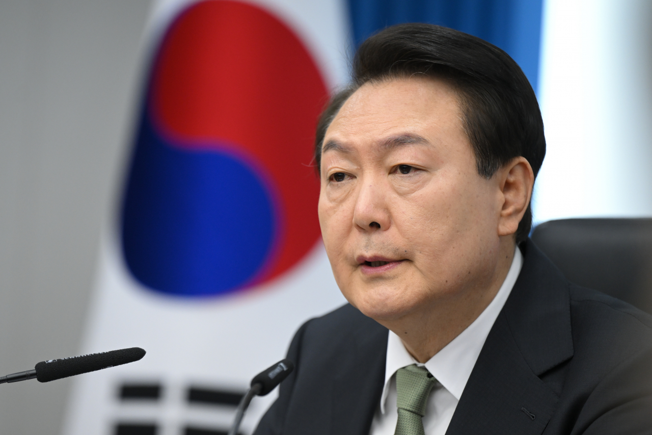 윤석열 대통령이 2일 서울 용산 대통령실 청사에서 열린 국무회의에서 발언하고 있다. [연합]