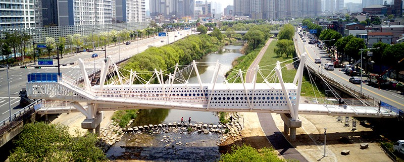 광주 서구 양동 발산마을과 북구 임동 방직공장을 잇던 이른바 '뽕뽕다리'가 48년 만에 재개통한다.