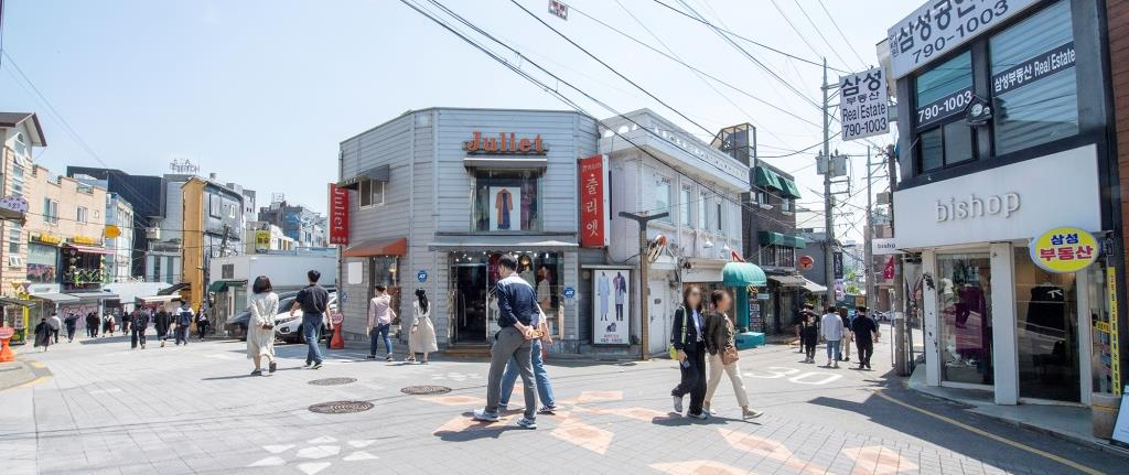 용산구 이태원 가게 일대 전경. [용산구 제공]