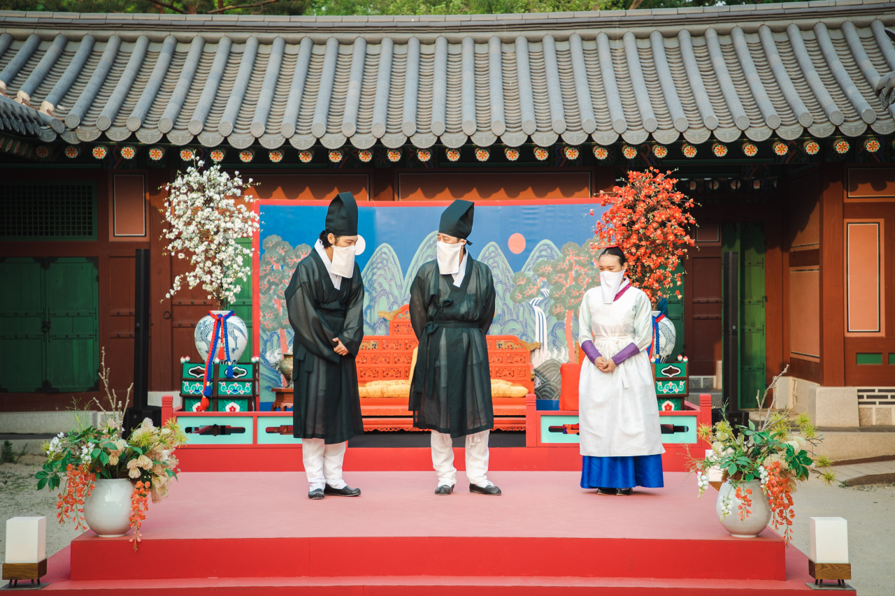 “장금이가 참 잘 했는데, 왜 혼내슈” 대령숙수와 수라간 나인.
