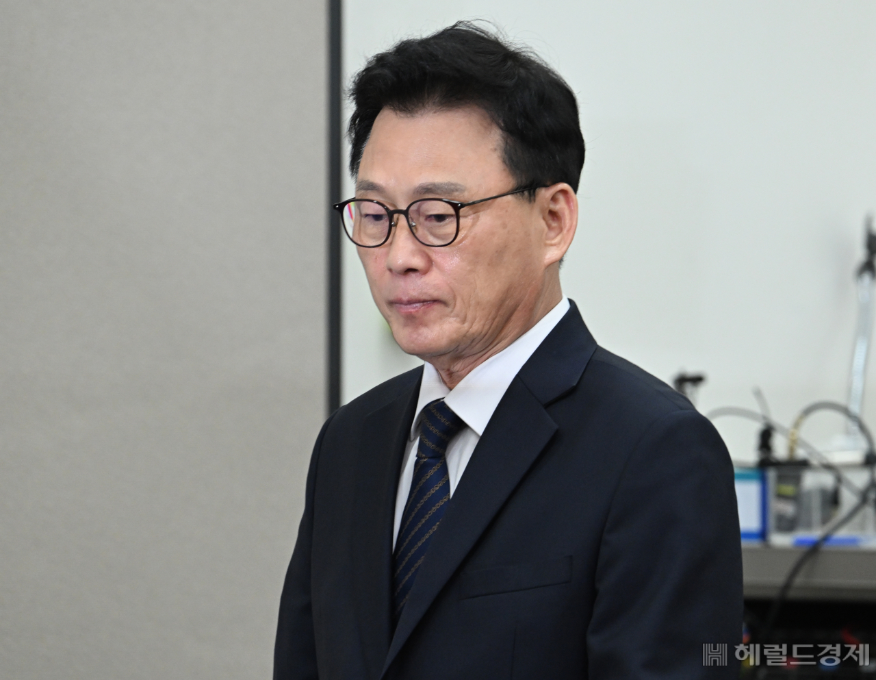 박광온 더불어민주당 원내대표가 8일 서울 영등포구 여의도 국회의사당 본청에서 열린 최고위원회의에 참석하고 있다. 임세준 기자