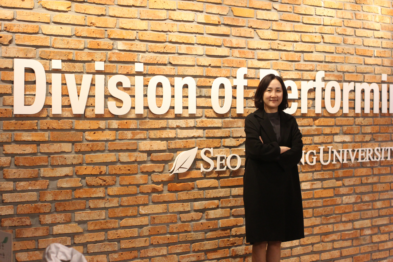 주지희 서경공연예술창작연구소장. 서경대 공연예술학부(연출 전공)에서 후학을 양성하면서 극단 STW 대표를 겸하고 있는 그는 뮤지컬, 연극 등 다양한 공연예술이 현대인들의 마음을 치유하는 데 큰 역할을 할 것이라고 말했다.