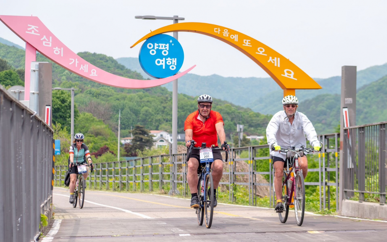 5월의 한국을 누비는 캐나다 자전거 동호인들