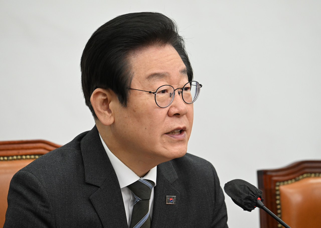 이재명 더불어민주당 당대표가 지난달 8일 서울 영등포구 여의도 국회의사당 본청에서 열린 최고위원회의에 참석해 발언하고 있다. 임세준 기자