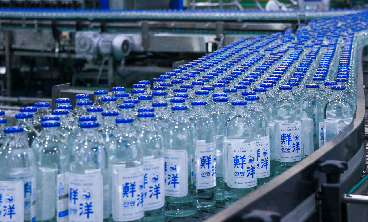 (주)맥키스컴퍼니가 창립50주년을 기념해 한정물량으로 출시한 신제품 선양소주