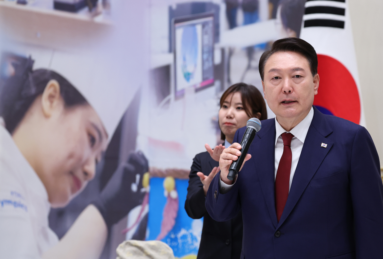 윤석열 대통령이 9일 청와대 영빈관에서 열린 제10회 국제장애인기능올림픽대회 선수단 오찬에서 발언하고 있다. [연합]