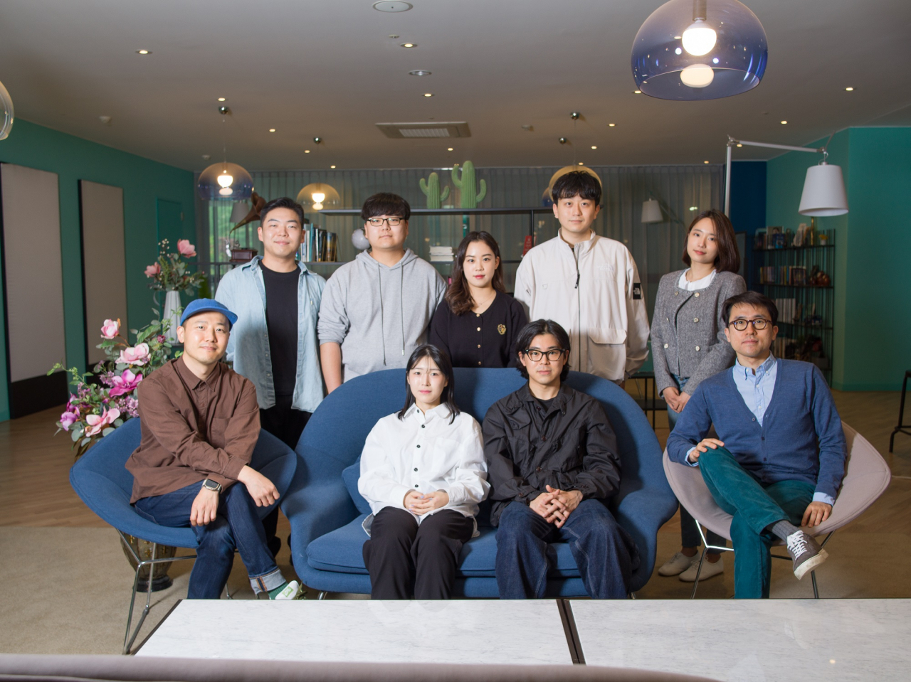 if 디자인 어워드 본상을 수상한 UNIST 연구진. 강윤구(윗줄 왼쪽부터), 이진백, 이지은, 박영준, 이유진 학생, 김황(아랫줄 왼쪽부터) 교수, 오혜진, 박제준 학생, 정두영 교수.[UNIST 제공]