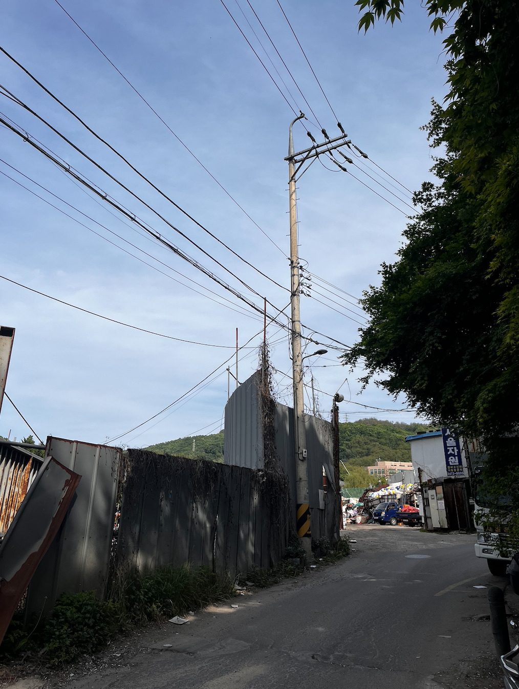 [르포] “강남 한복판 반값 아파트 쉽지 않네” 보상비, 무허가 세입자 복병 [부동산360]